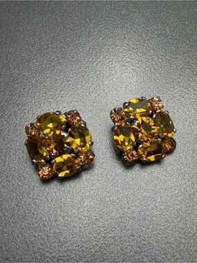 Vintage Czech Glass Sparkling  Clip Earrings #354se